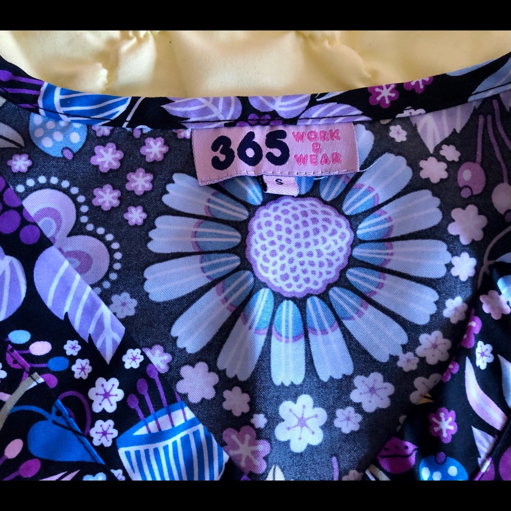 365 Small Scrub Top